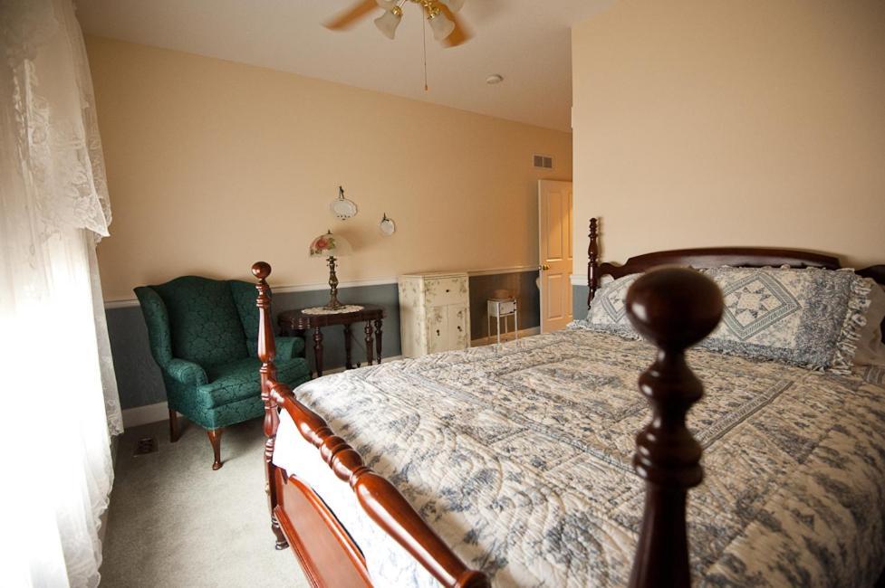 Victorian Veranda Country Inn Lawrence Szoba fotó
